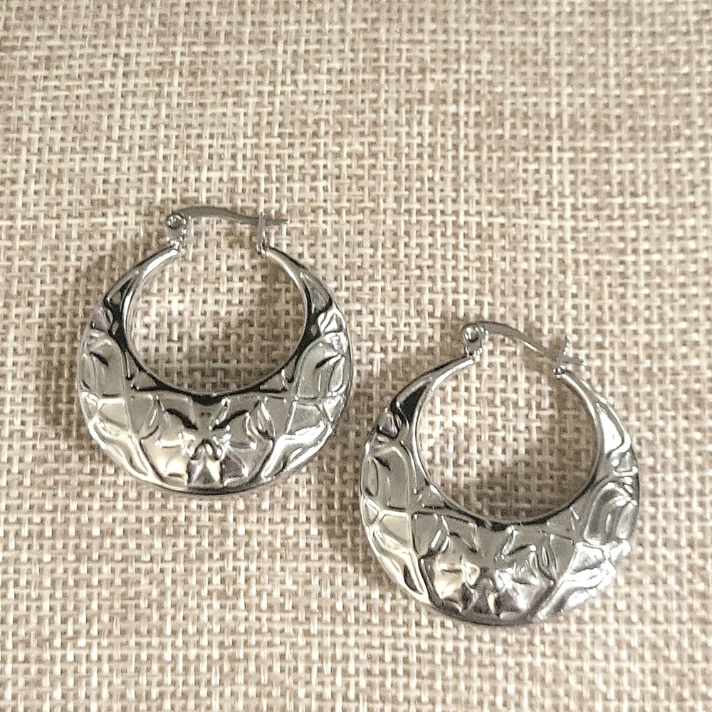 SQR Stainless Steel Floral Embossed Silver Hoop Earrings Size 1.25" Cottagecore